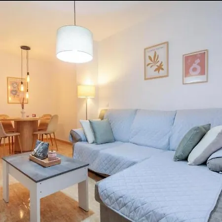 Centrum - Train Station Apartment *